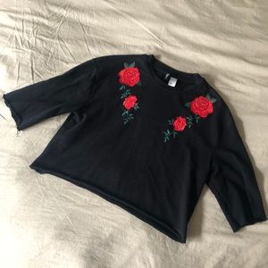 Cute rose embroidered cropped sweatshirt